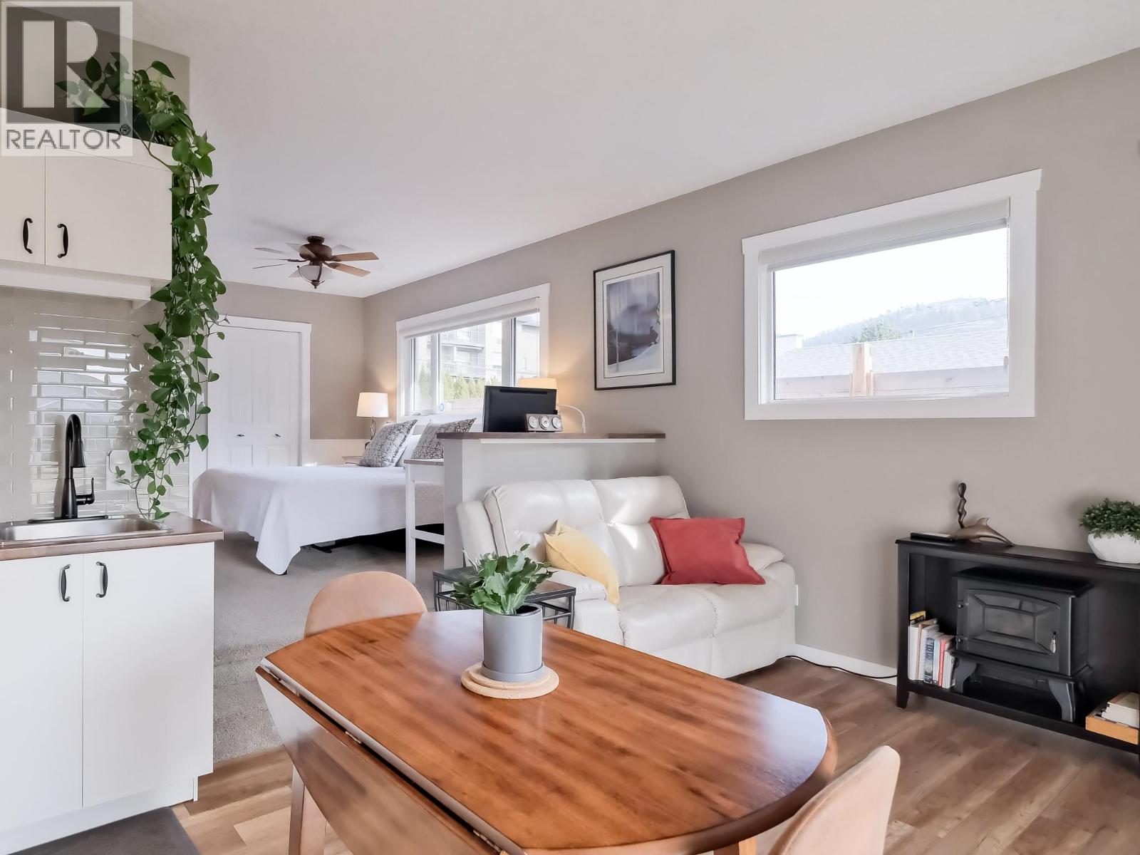 210 YORKTON Avenue, Penticton