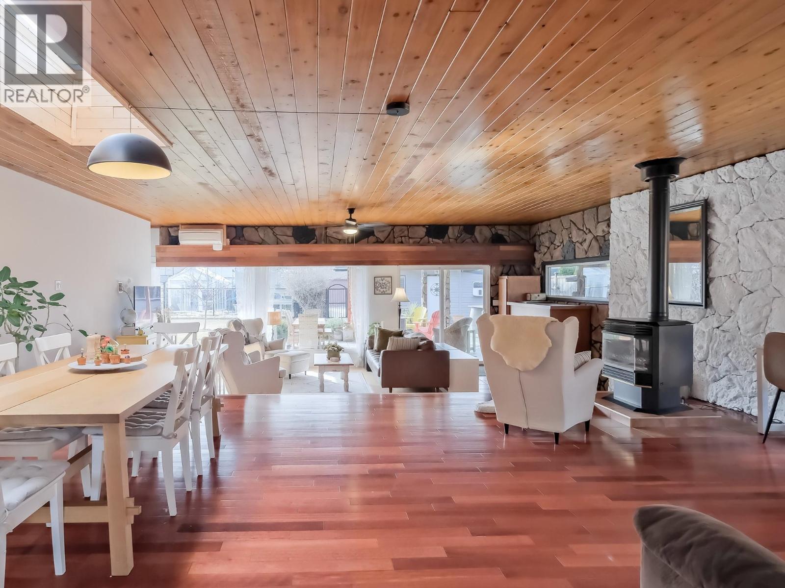 210 YORKTON Avenue, Penticton