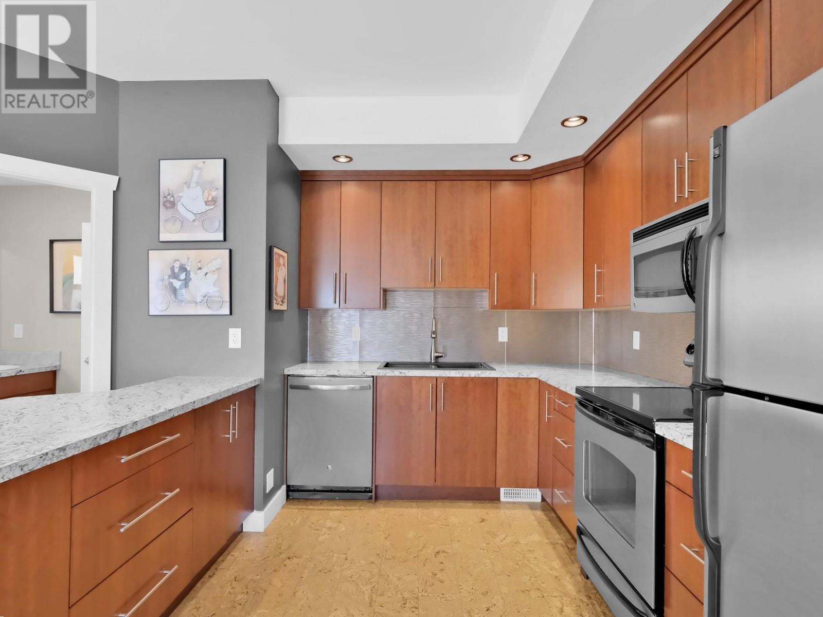 102 598 WESTMINSTER Avenue West, Penticton