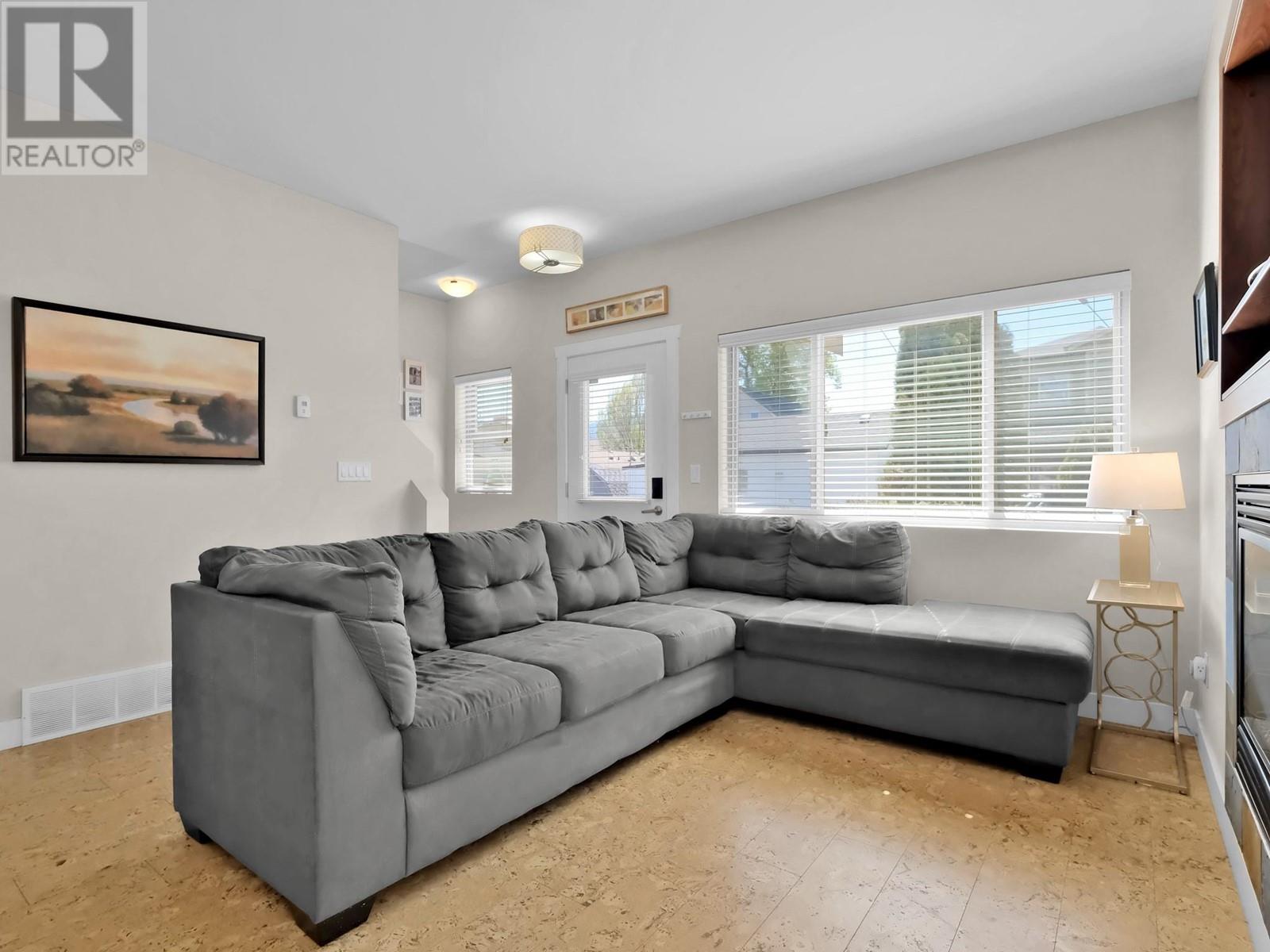 102 598 WESTMINSTER Avenue West, Penticton