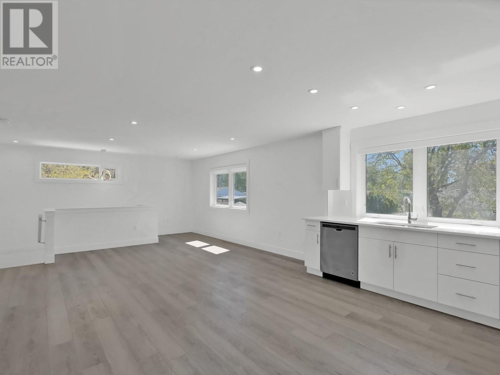  54 GRANBY Avenue, Penticton