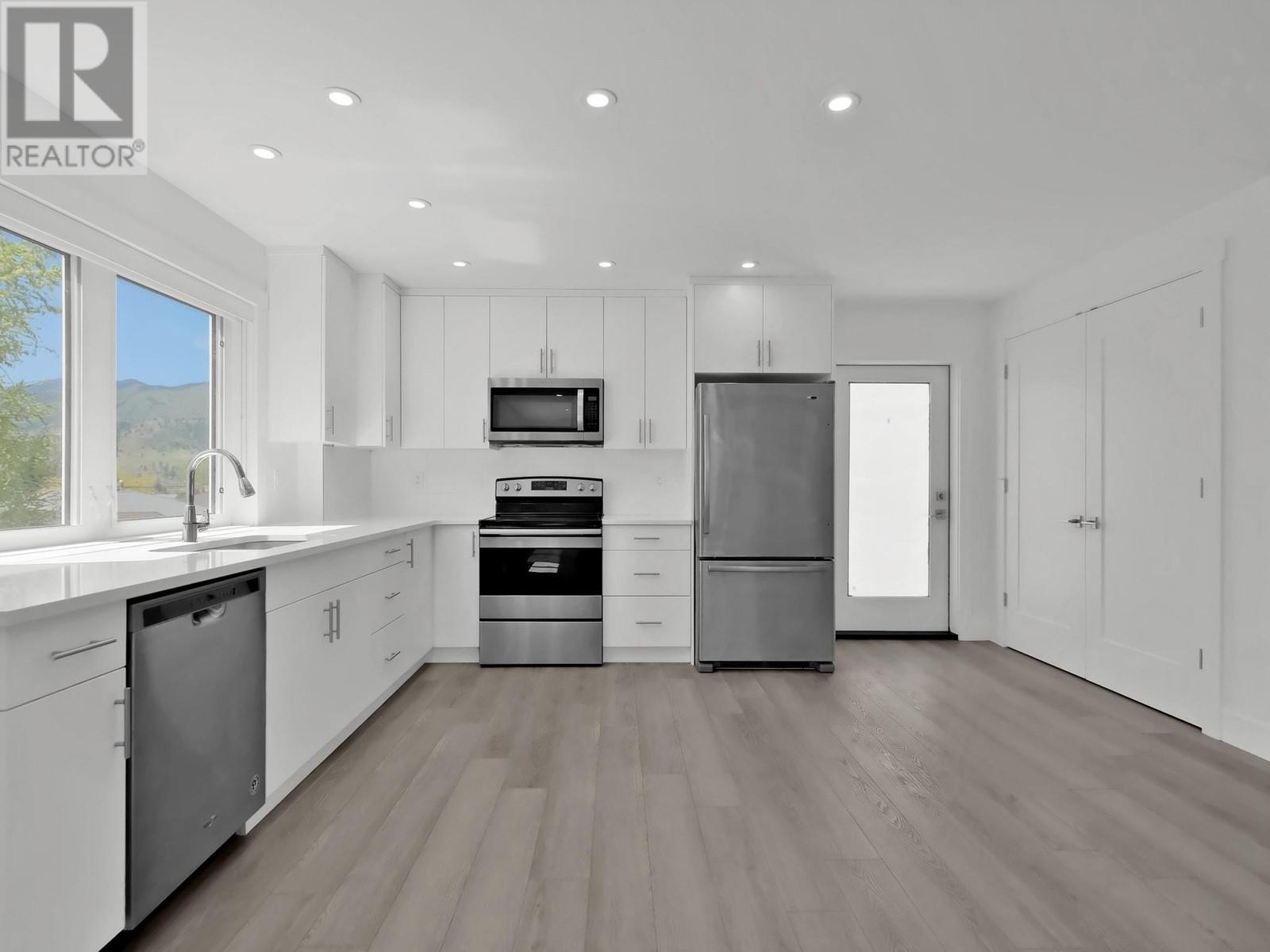 54 GRANBY Avenue, Penticton