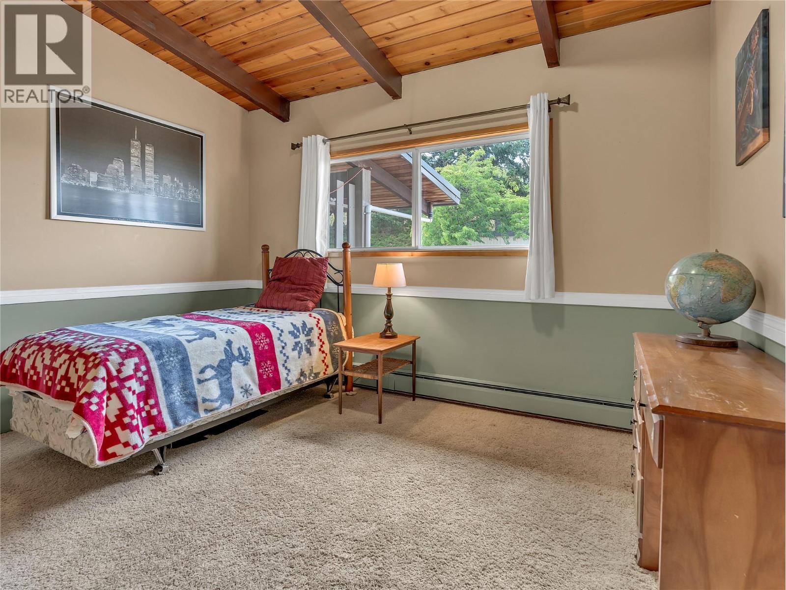 9402 FRONT BENCH Road, Summerland