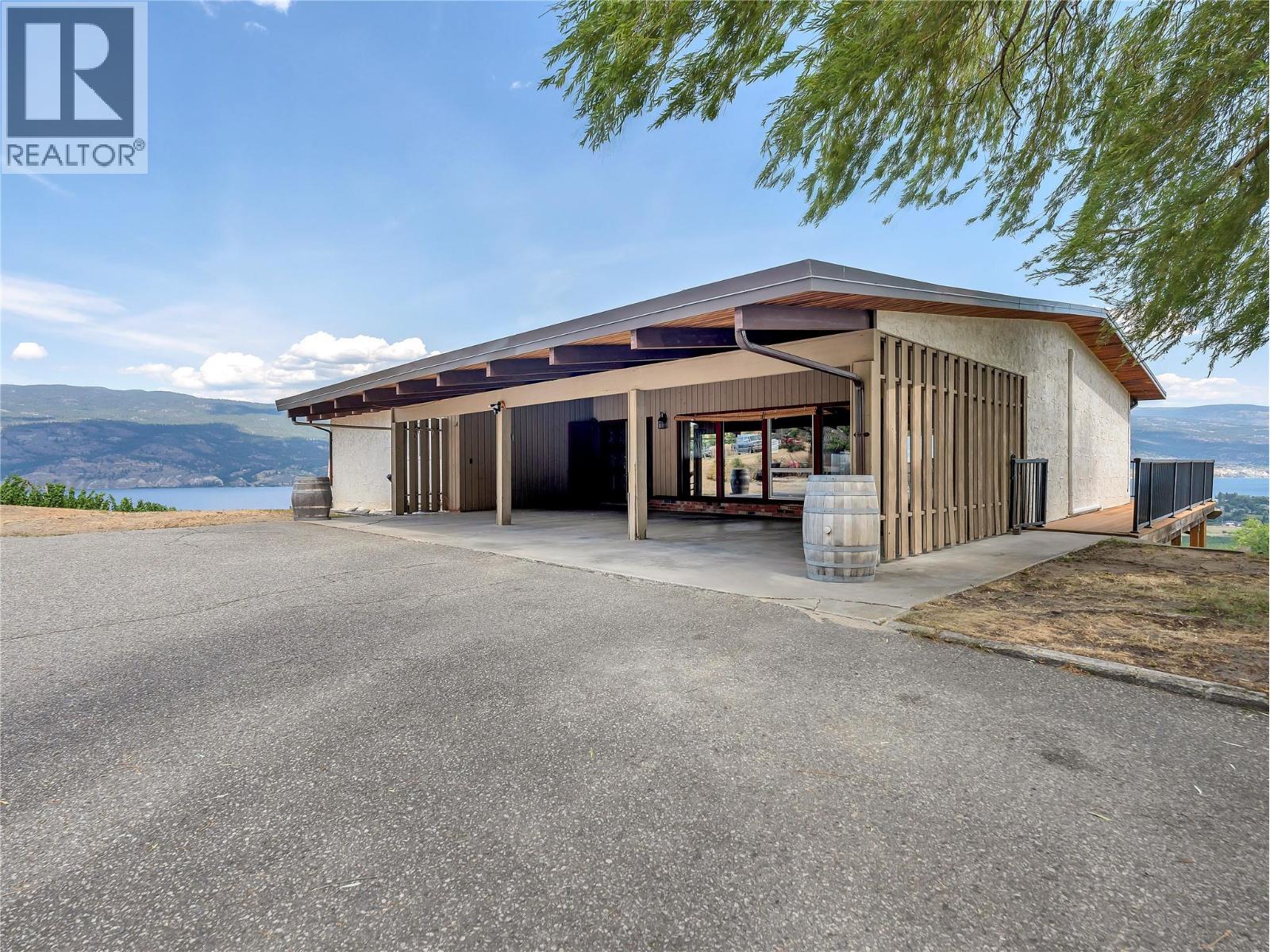9402 FRONT BENCH Road, Summerland