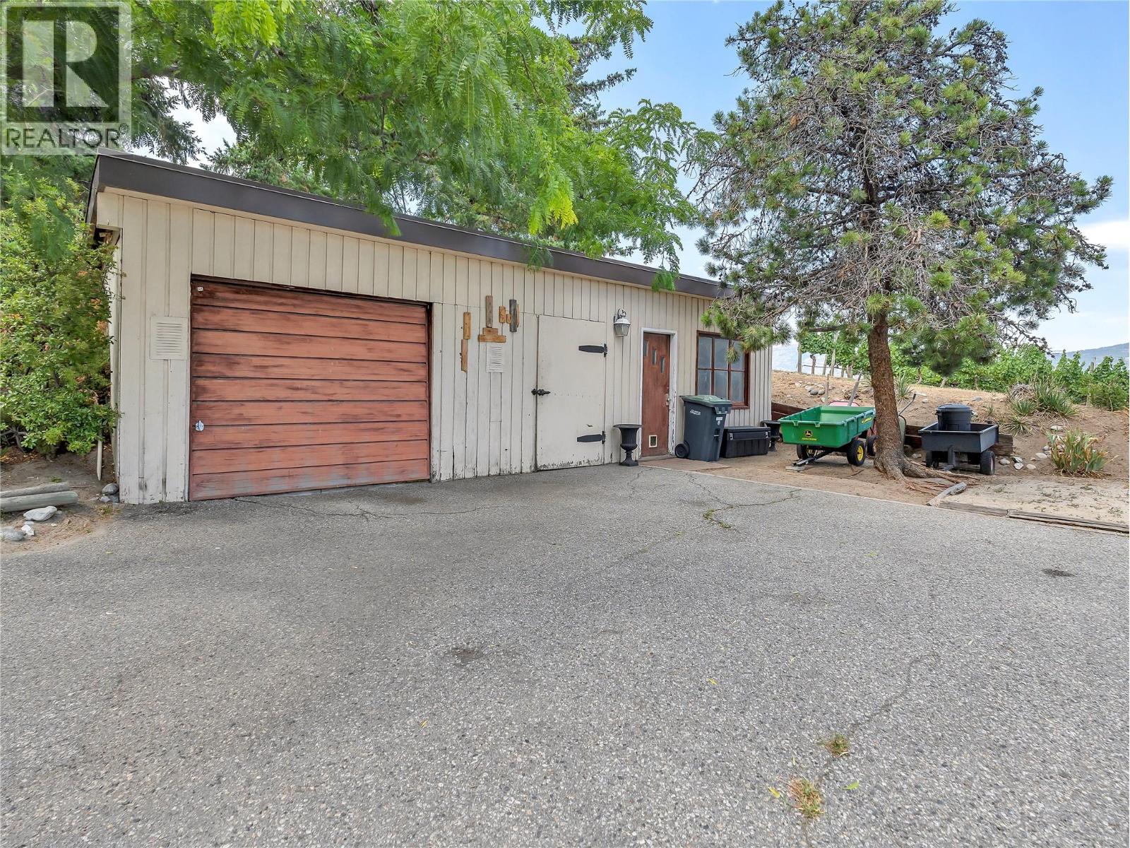 9402 FRONT BENCH Road, Summerland