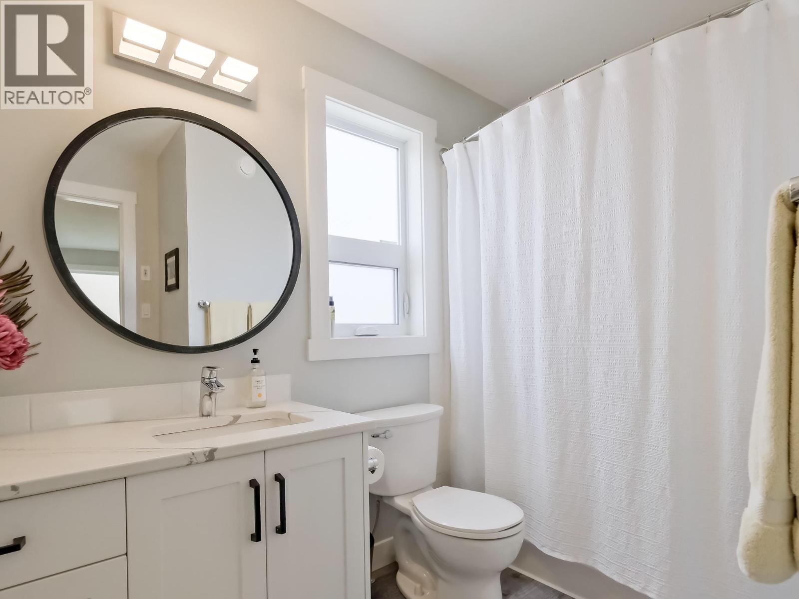 7016 WREN Drive, Osoyoos