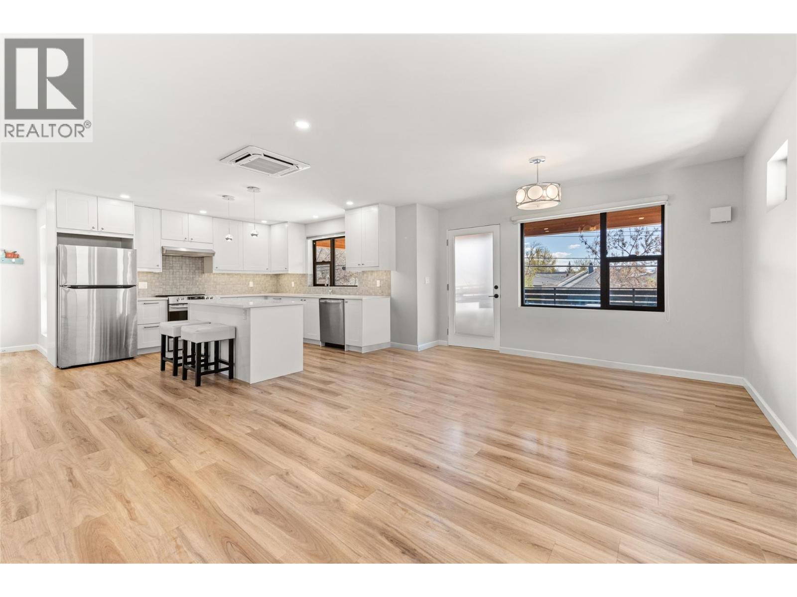 700 CHURCHILL Avenue, Penticton