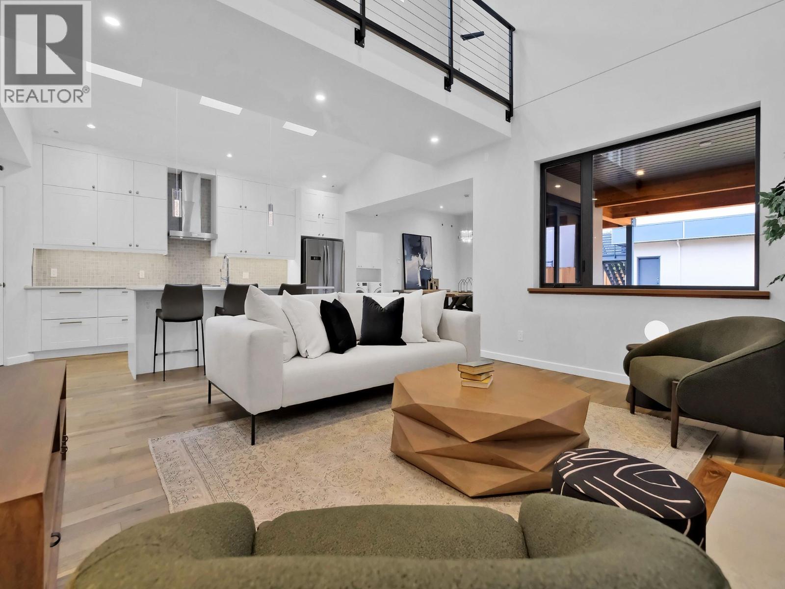 700 CHURCHILL Avenue, Penticton