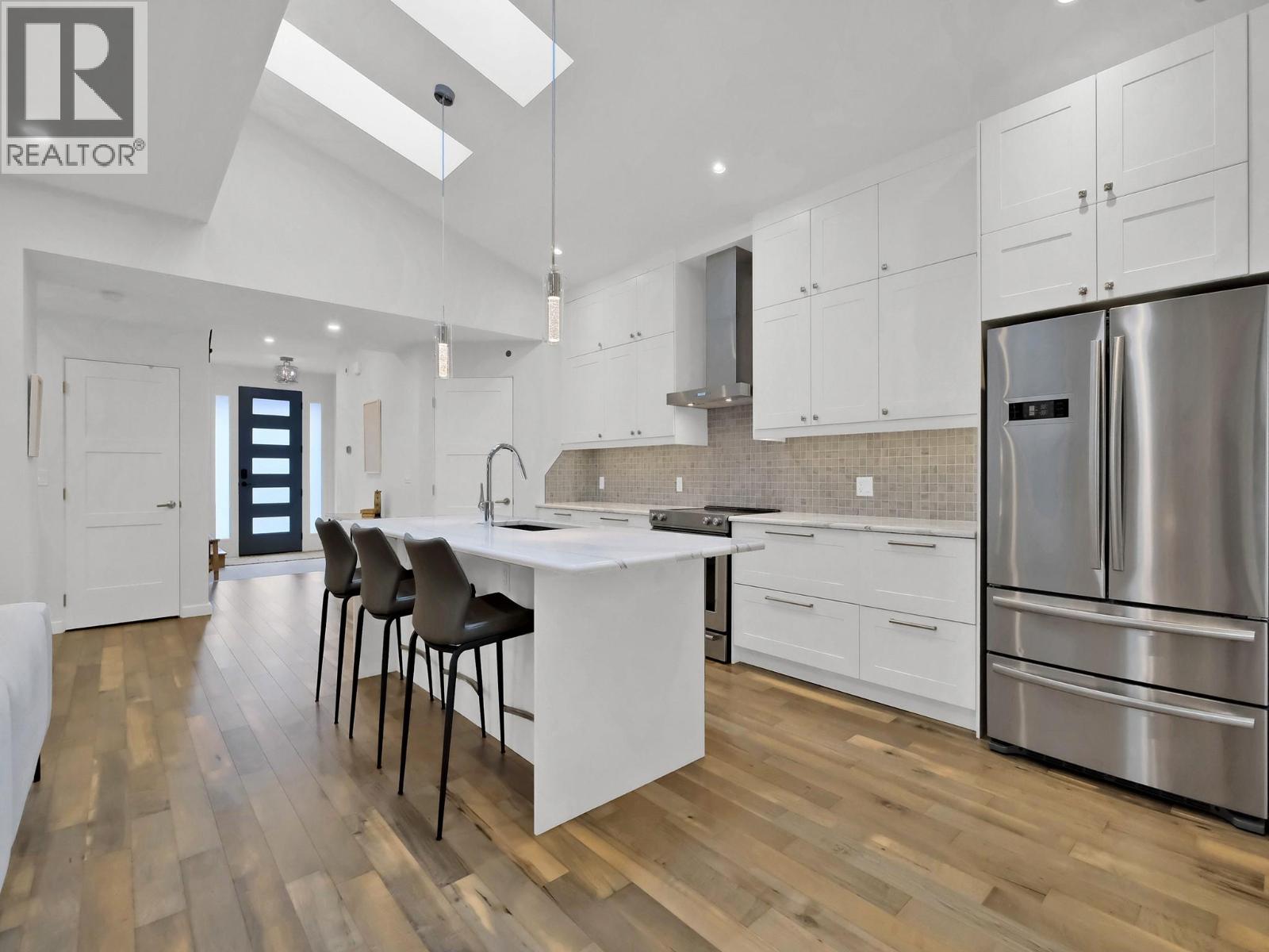 700 CHURCHILL Avenue, Penticton