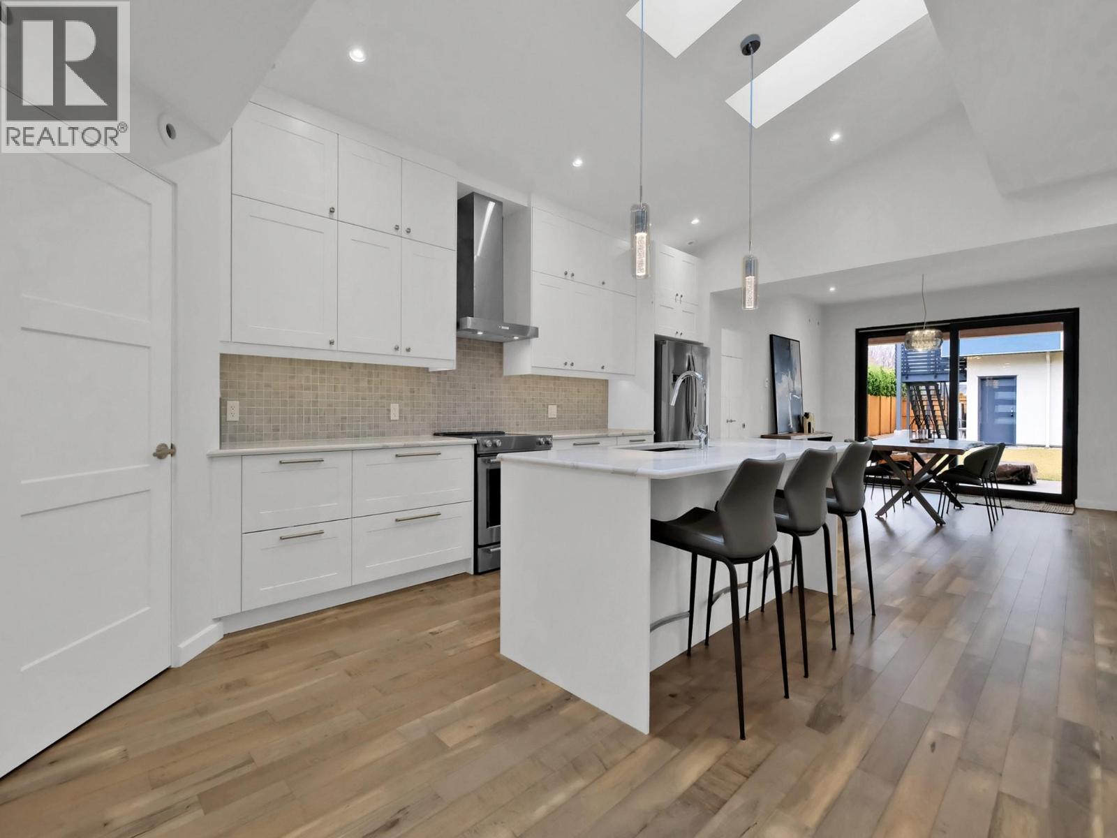 700 CHURCHILL Avenue, Penticton