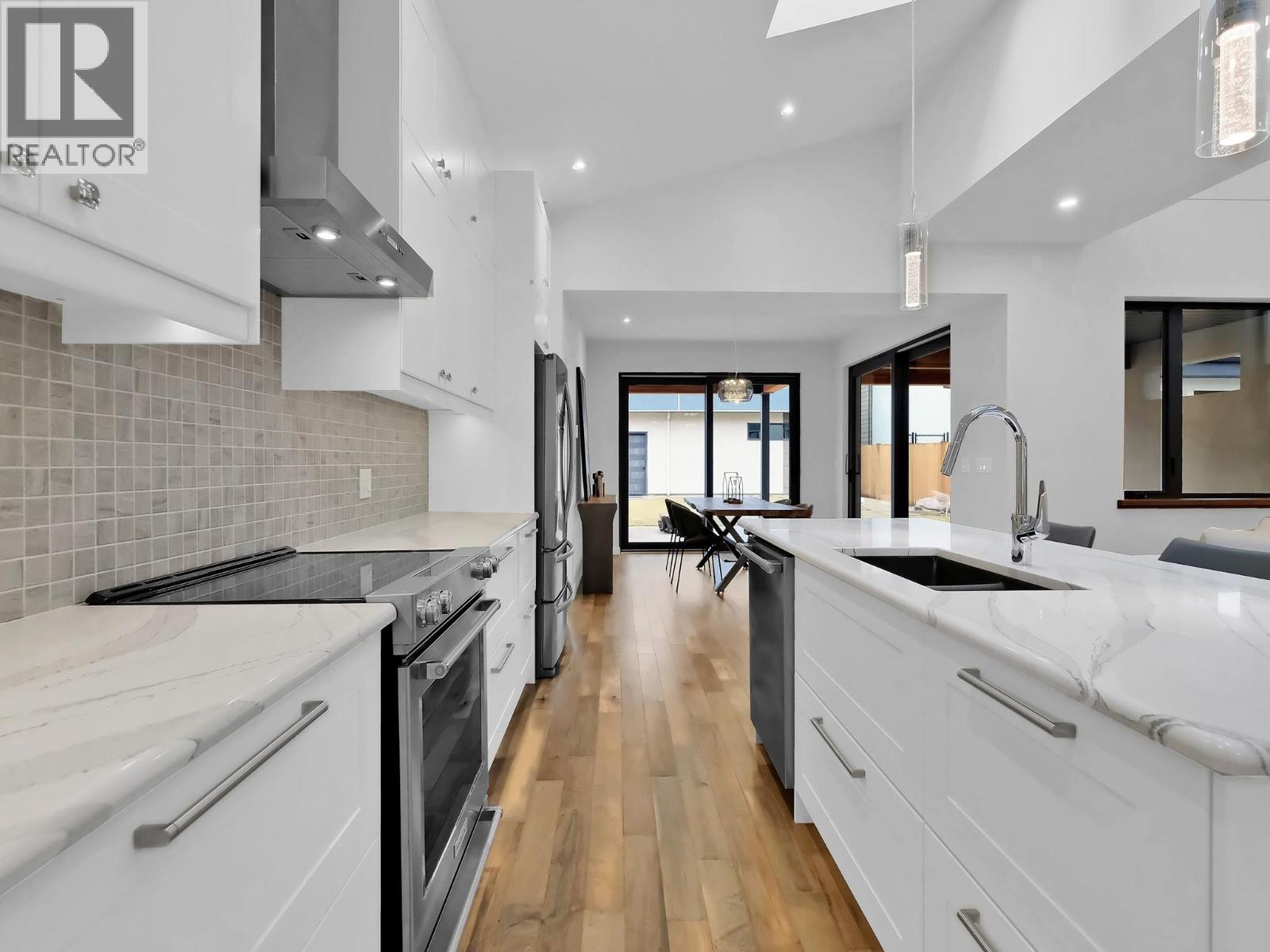 700 CHURCHILL Avenue, Penticton