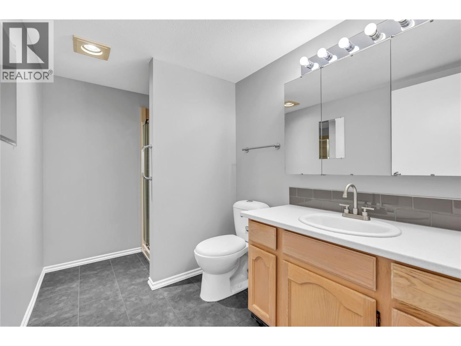 272 GREEN Avenue W Unit# 208, Penticton