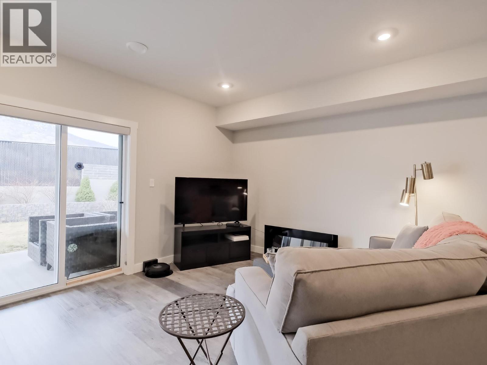 7016 WREN Drive, Osoyoos