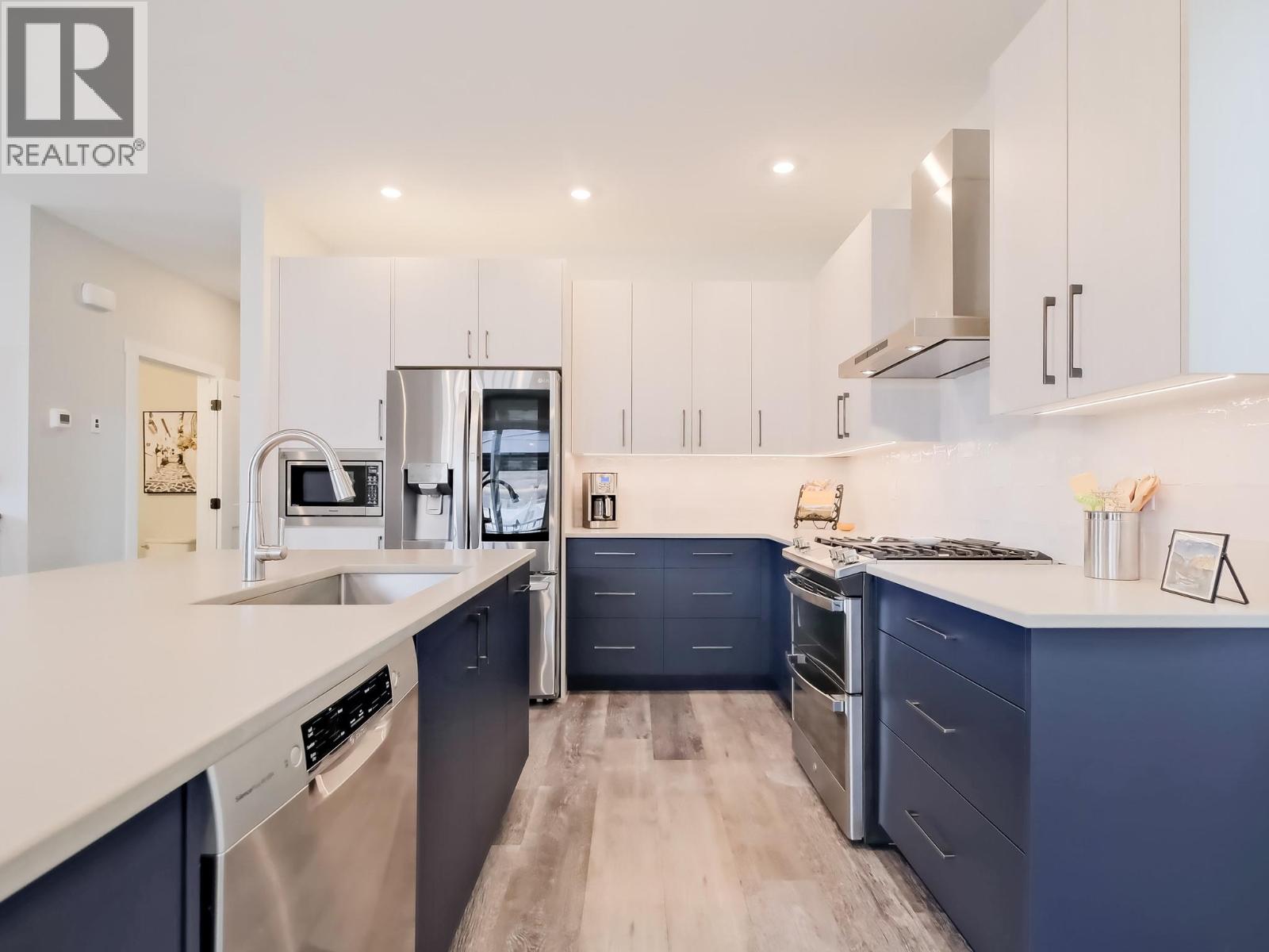 7016 WREN Drive, Osoyoos