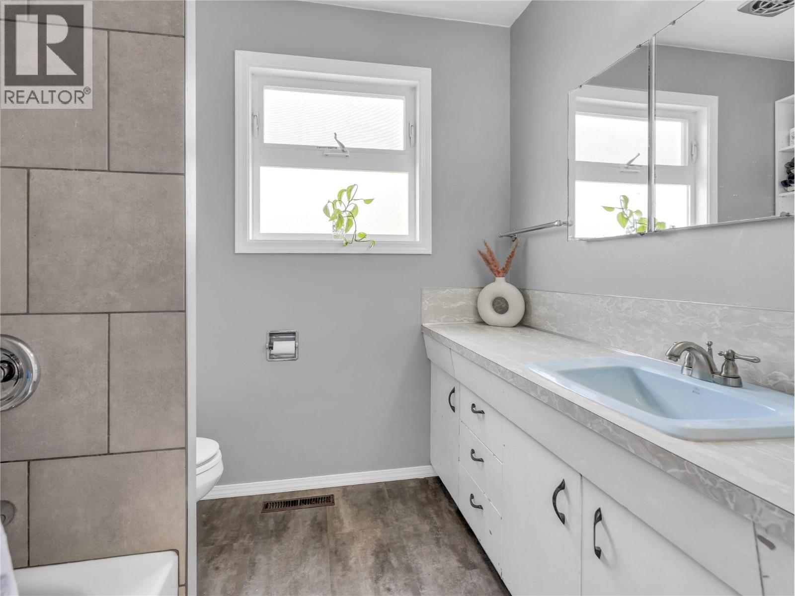1477 CARMI Drive, Penticton