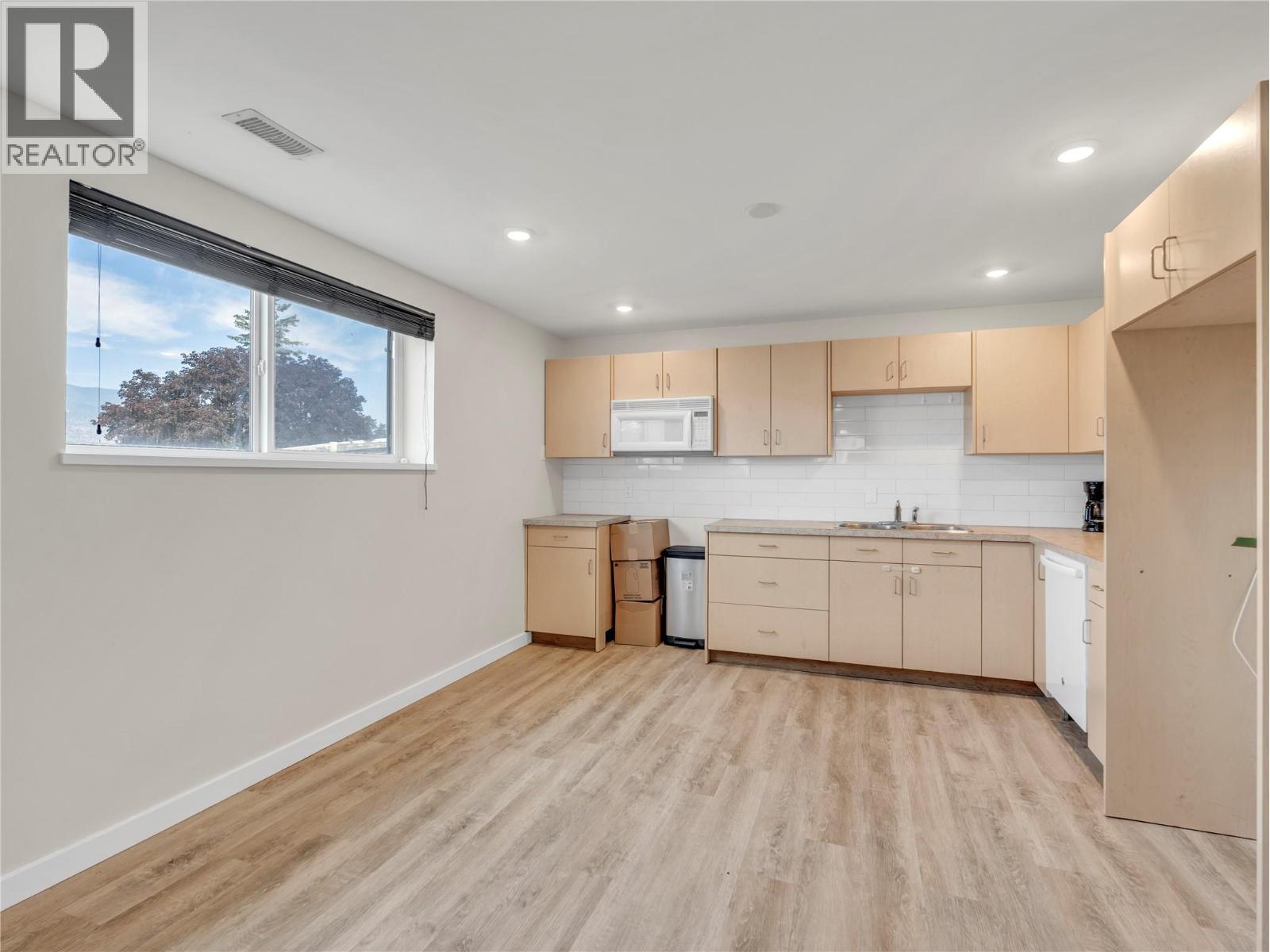 1477 CARMI Drive, Penticton