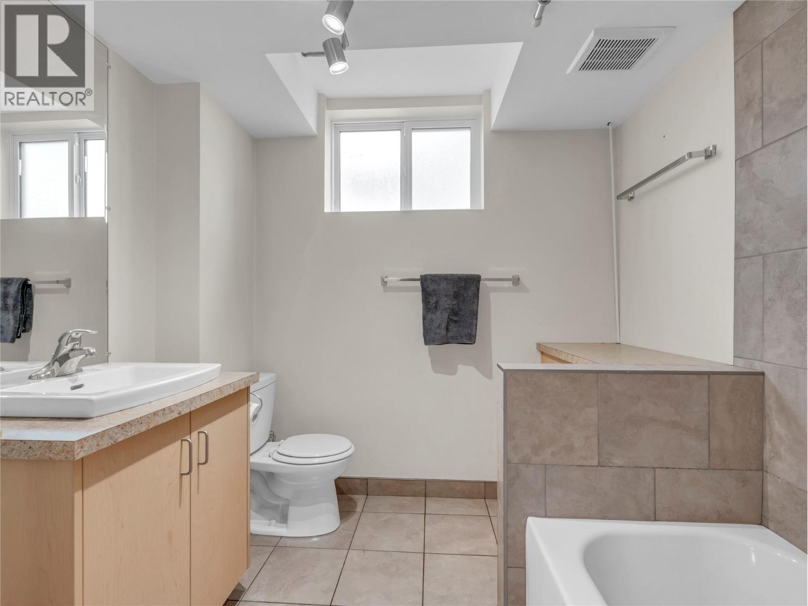 1477 CARMI Drive, Penticton