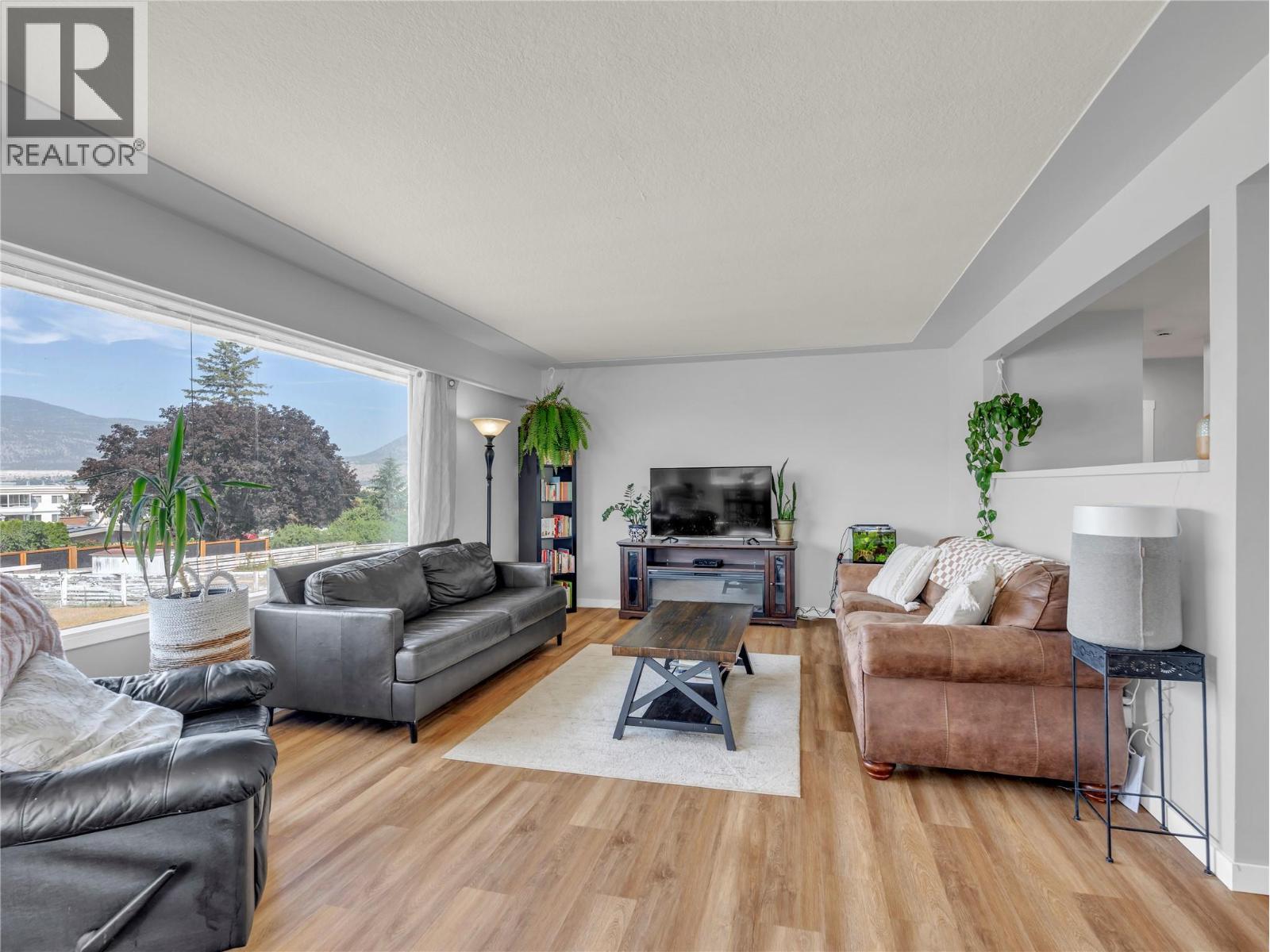 1477 CARMI Drive, Penticton