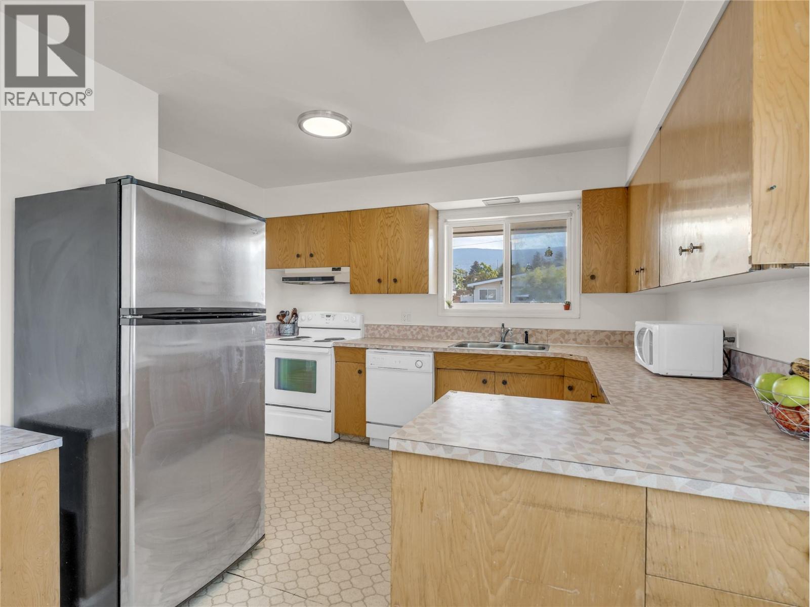 1477 CARMI Drive, Penticton